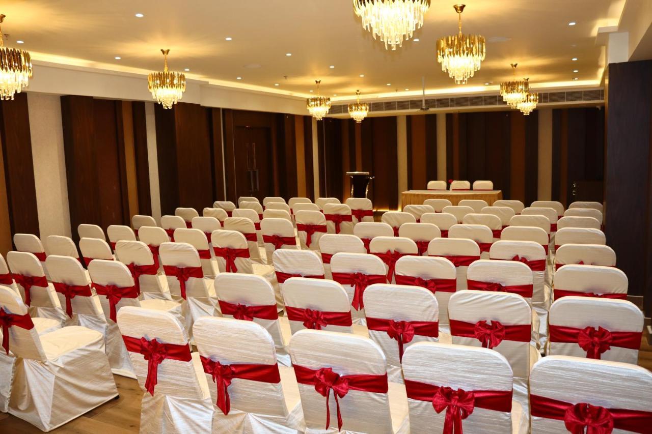 Capital Park Residency Hotel Thiruvananthapuram Exterior photo