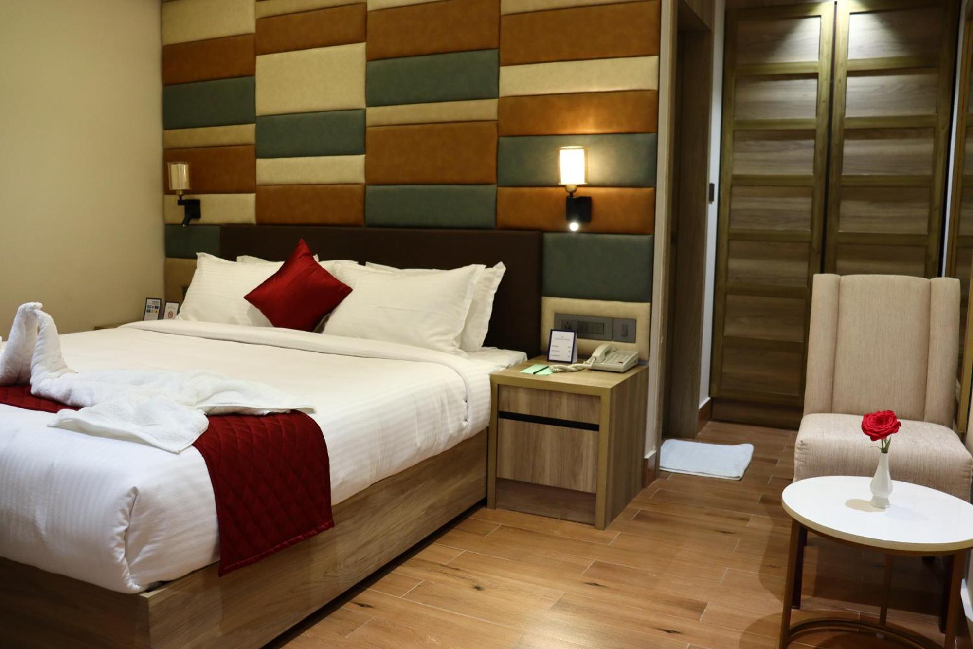 Capital Park Residency Hotel Thiruvananthapuram Exterior photo