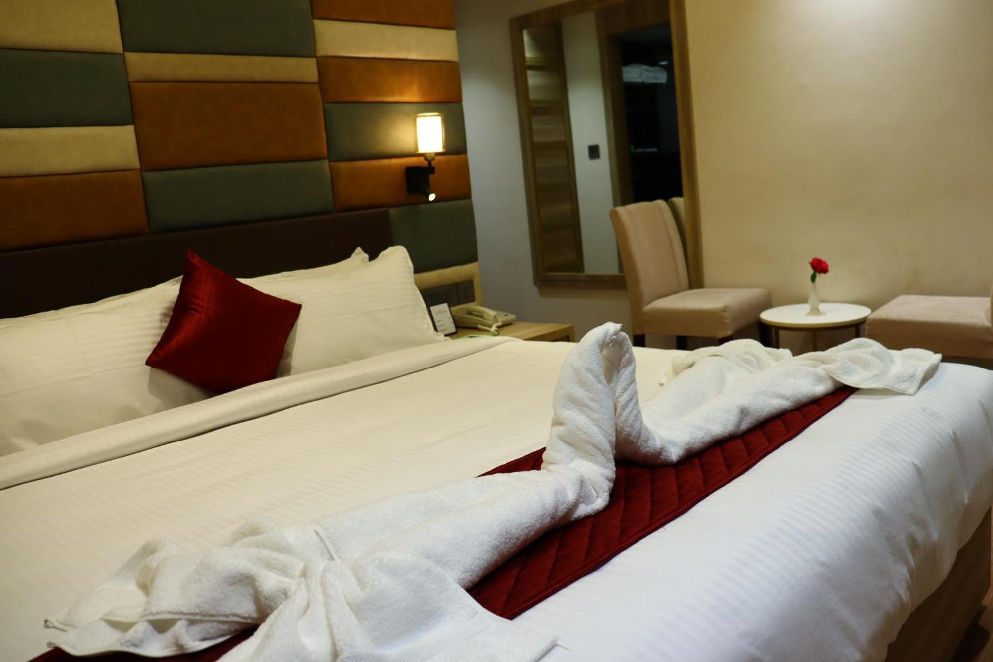 Capital Park Residency Hotel Thiruvananthapuram Exterior photo