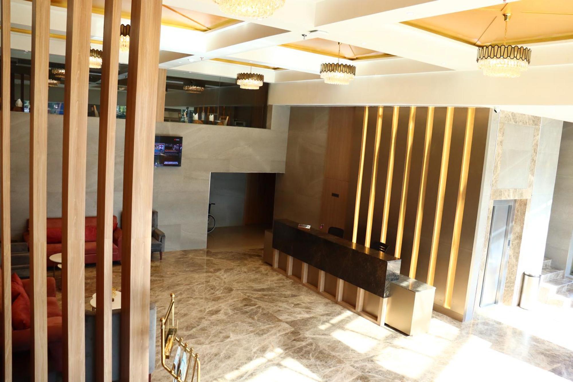 Capital Park Residency Hotel Thiruvananthapuram Exterior photo